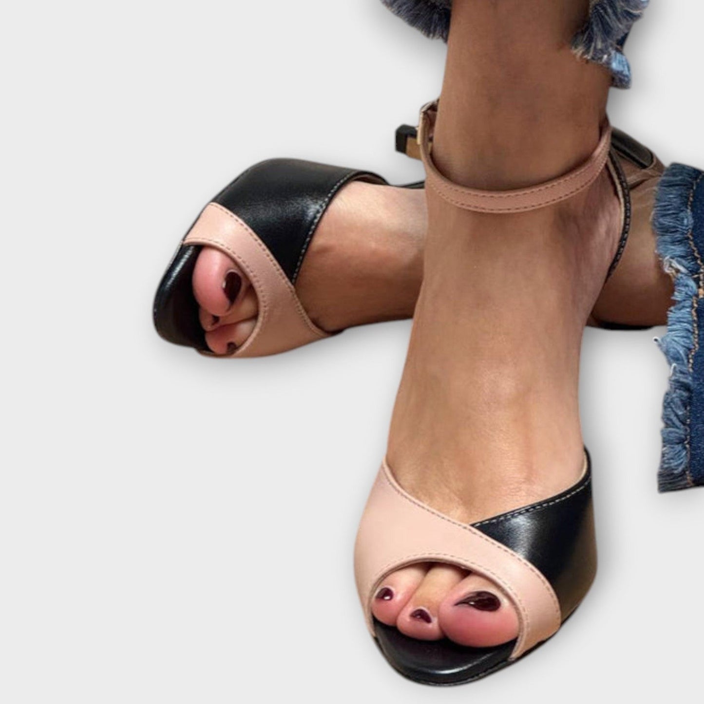 Noirella | Elegantes Zapatos de tacón con tiras