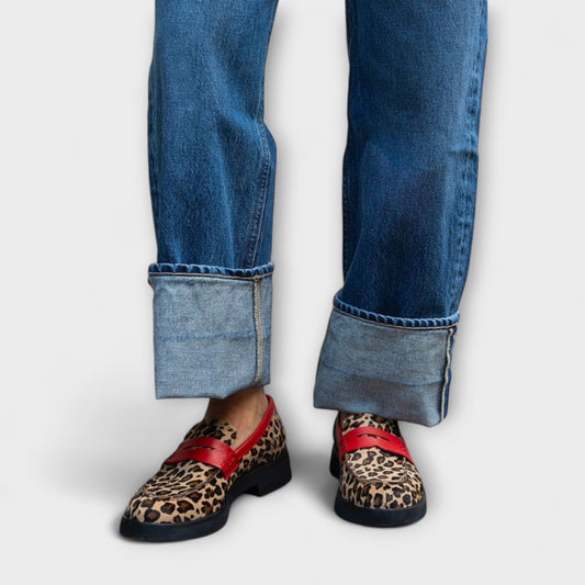 Liora – Estampado de leopardo y punta redonda