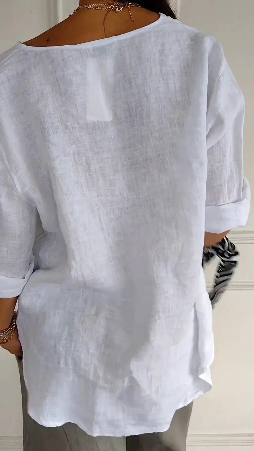 Vanessa | Camisa de algodón y lino con cuello de pico